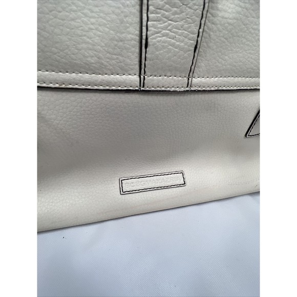 BCBG Cream Beige Purse Shoulder Bag Buckle Accent 3 Compartment Leather - Picture 7 of 16